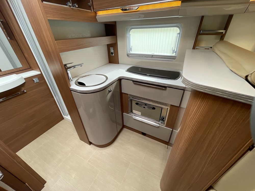 Burstner Ixeo 680G