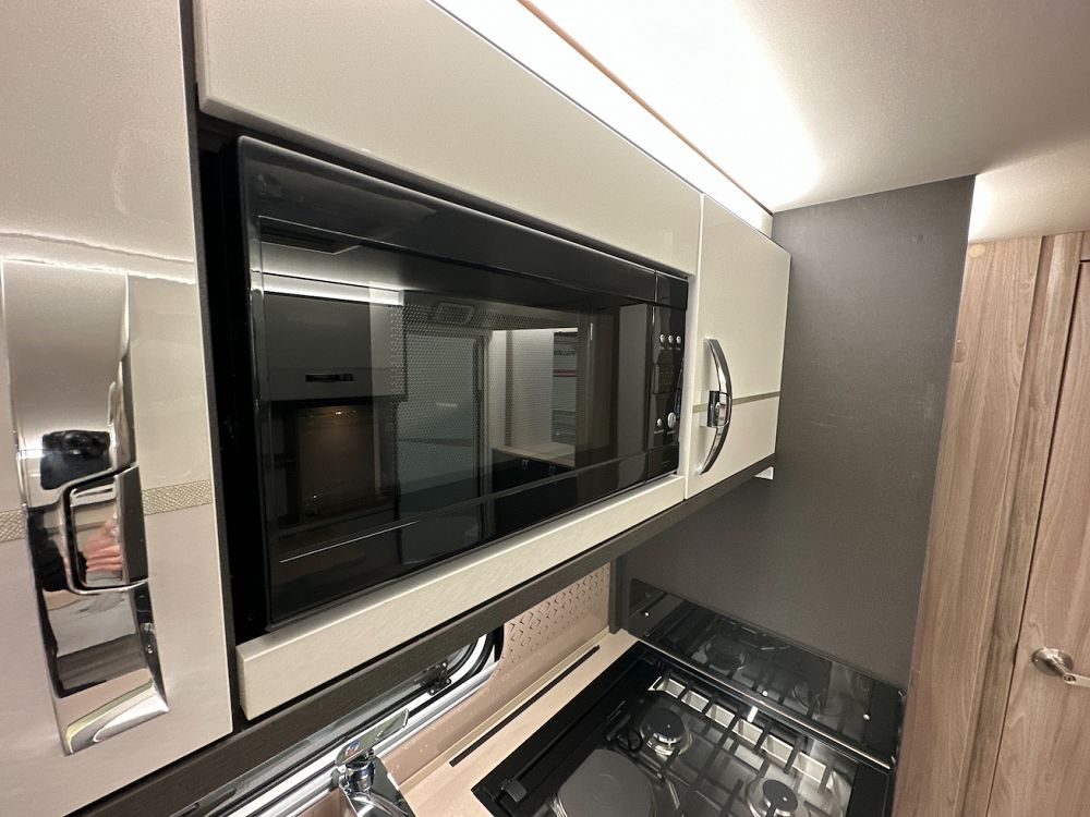 Swift Conqueror 480