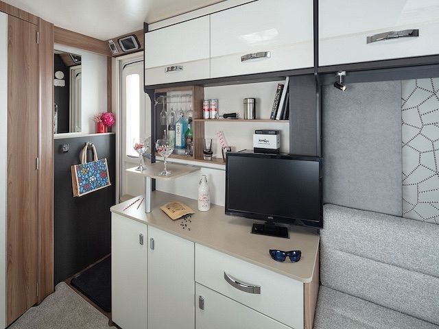 Swift Conqueror 580