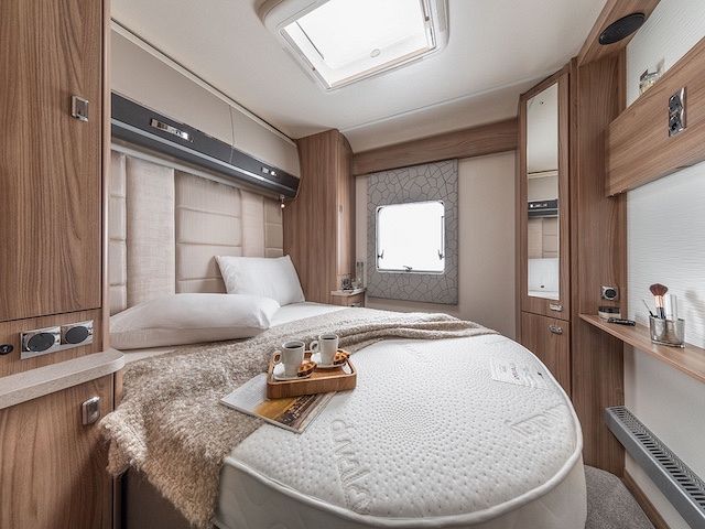 Swift Elegance 845