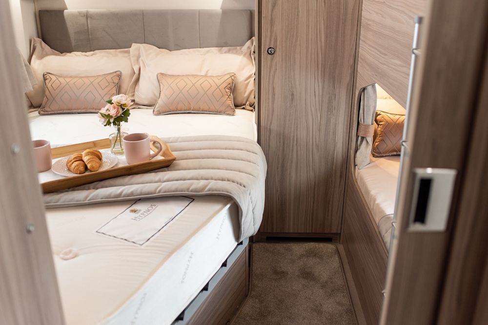 Elddis Avante 868