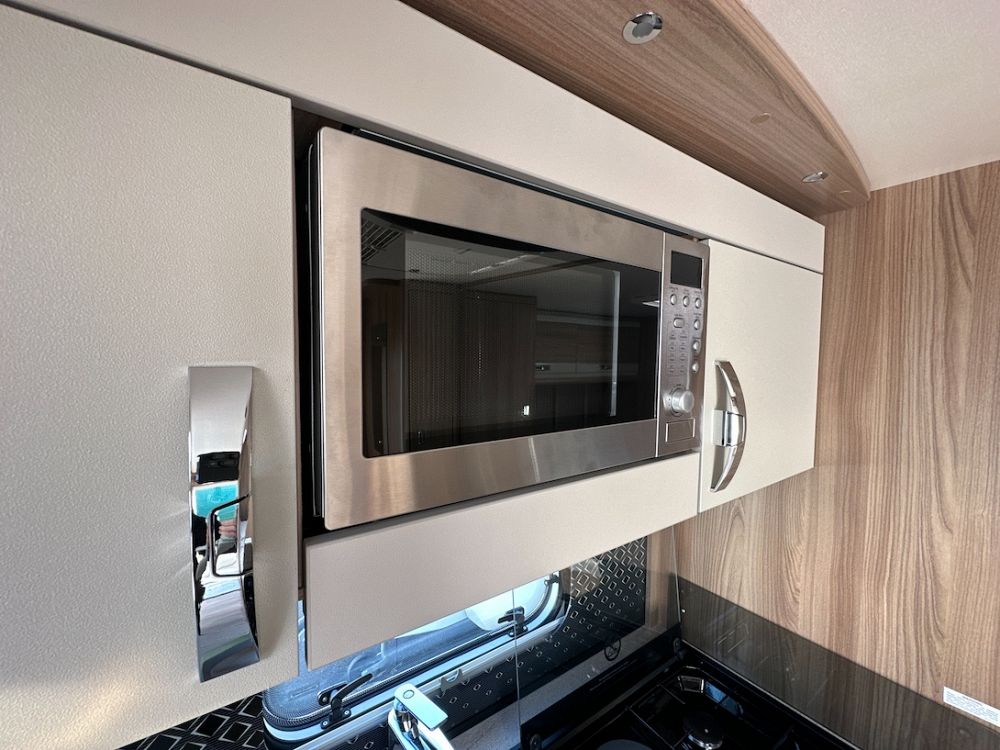 Swift Challenger X 880