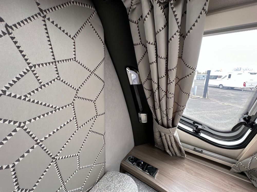 Swift Conqueror 560