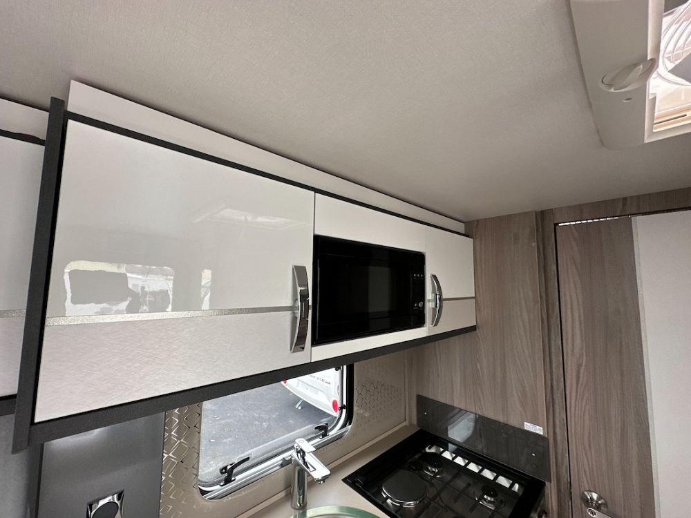 Swift Conqueror 560