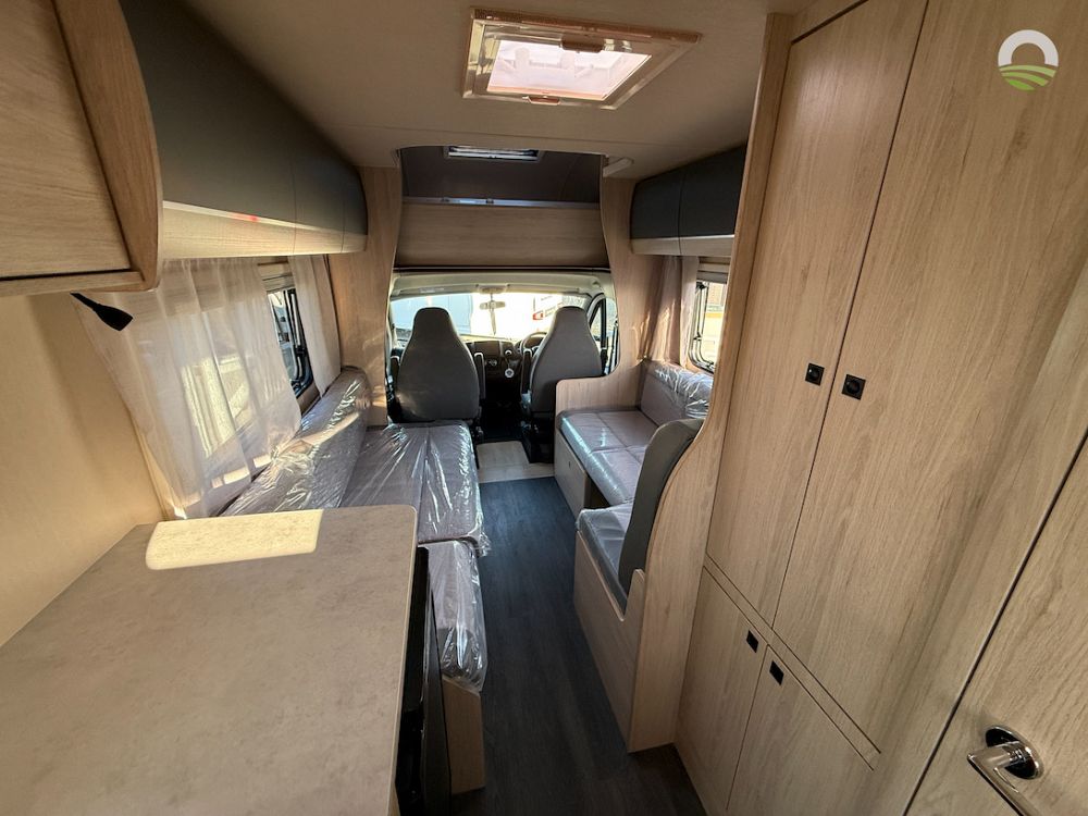 Auto-Trail Expedition C 63