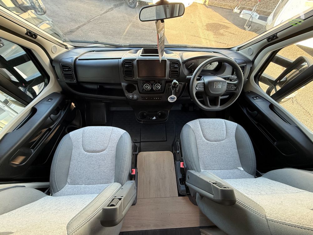 Auto-Trail Expedition C 63