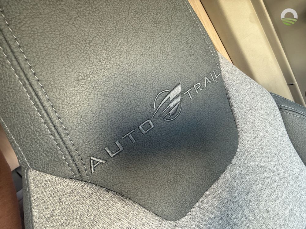 Auto-Trail Expedition C 63