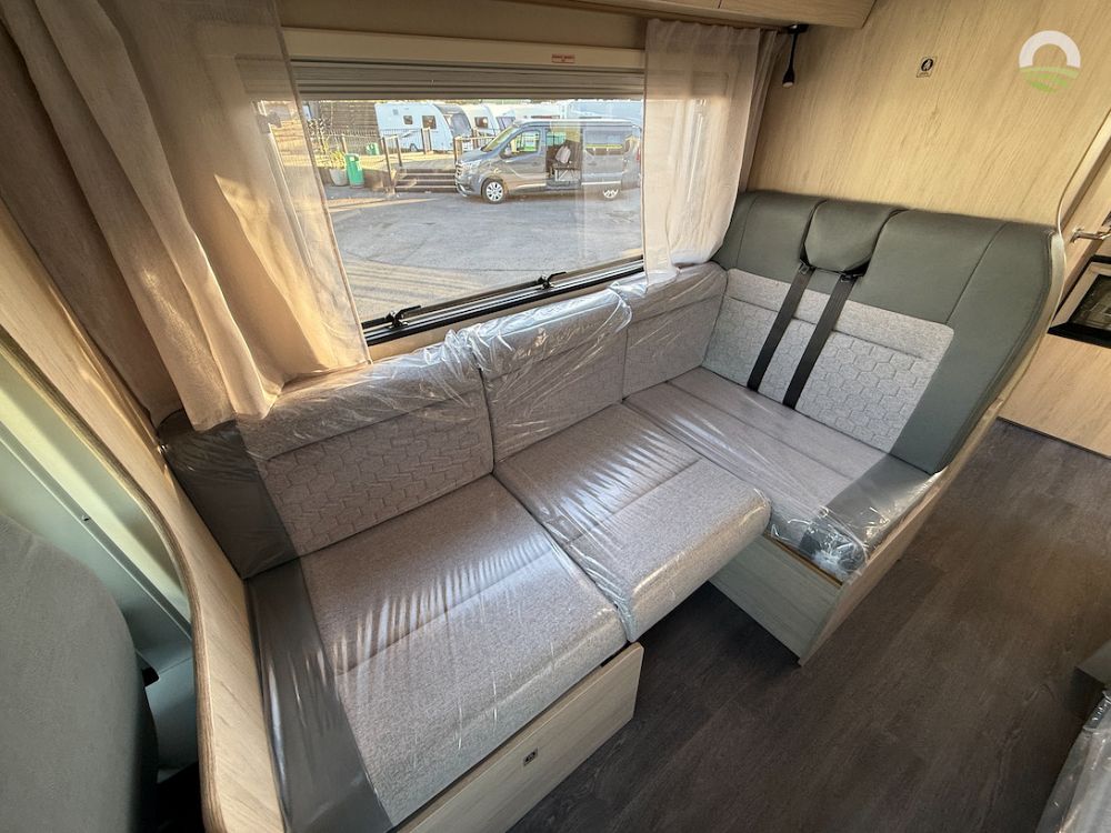 Auto-Trail Expedition C 63