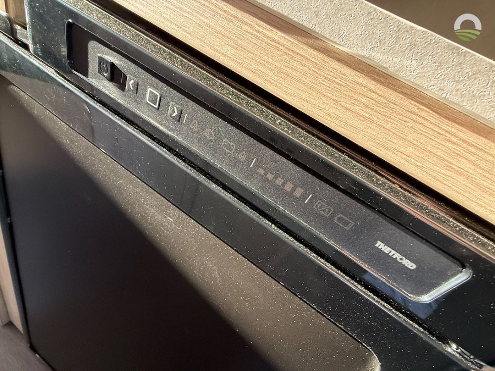 Auto-Trail Expedition C 63