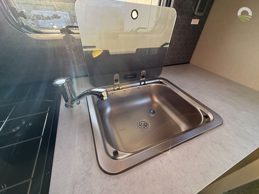 Auto-Trail Expedition C 63