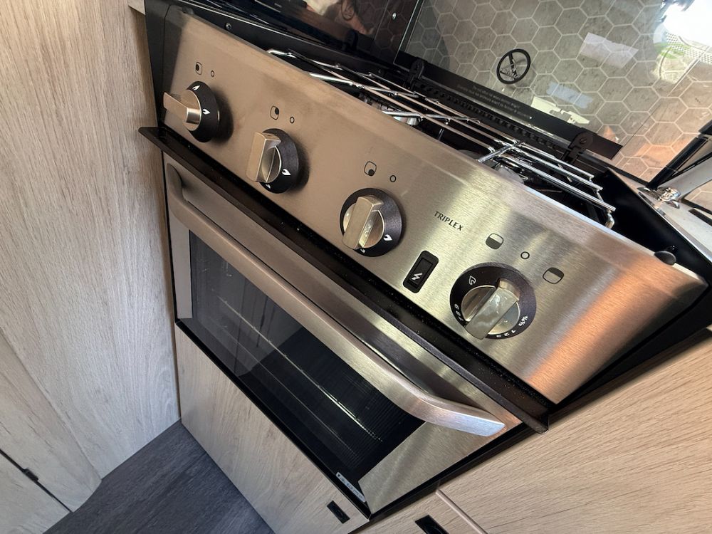 Auto-Trail Expedition C 63