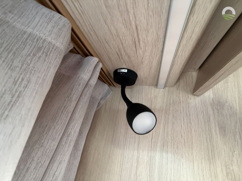 Auto-Trail Expedition C 63