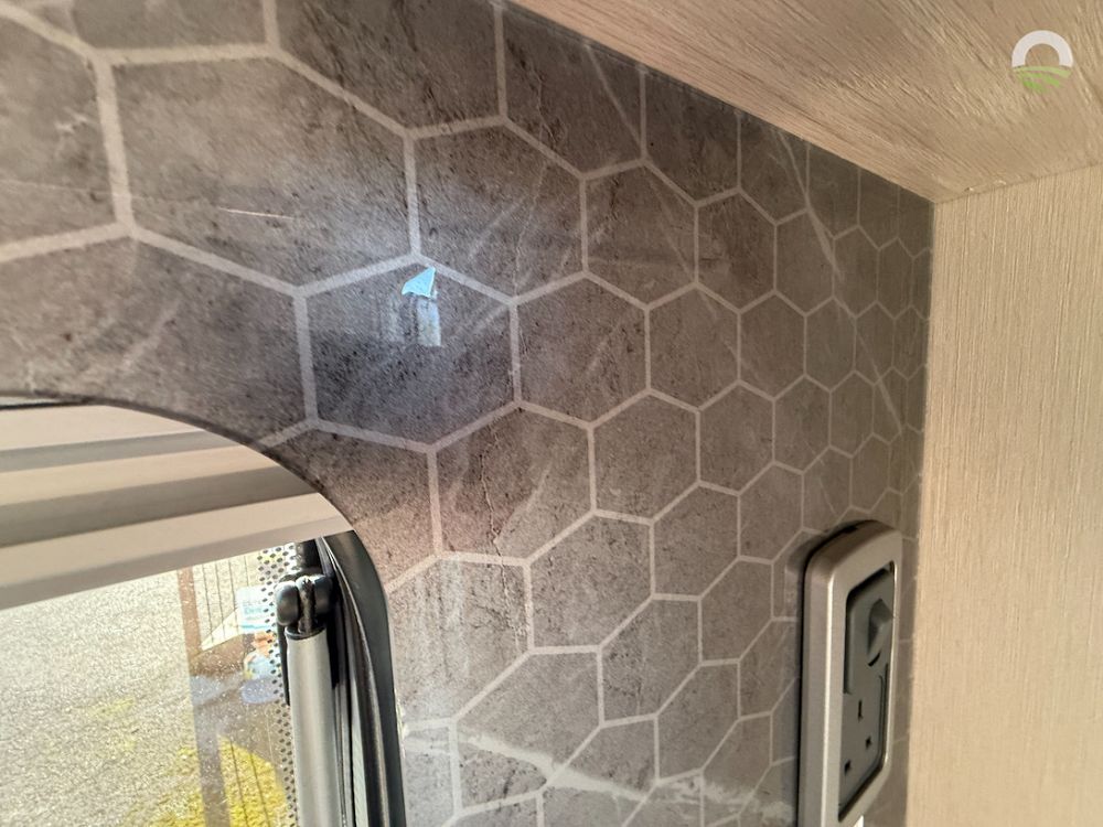 Auto-Trail Expedition C 63