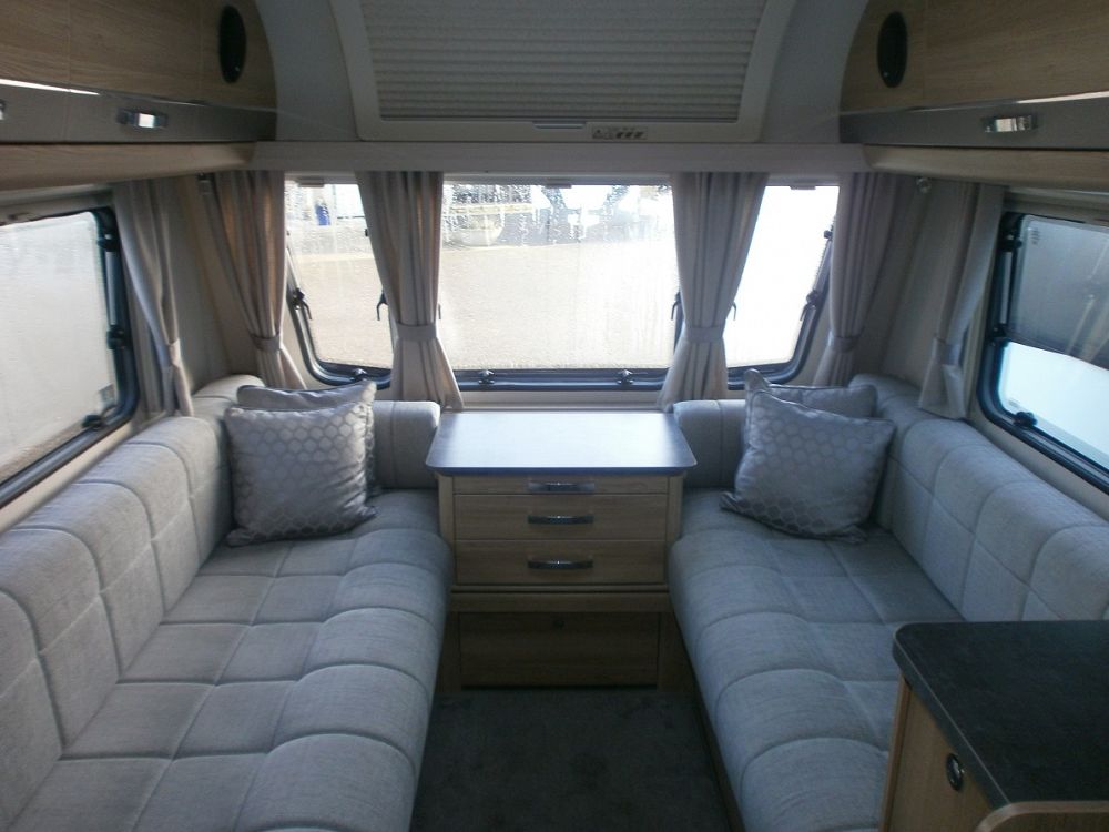 Elddis Avante 586
