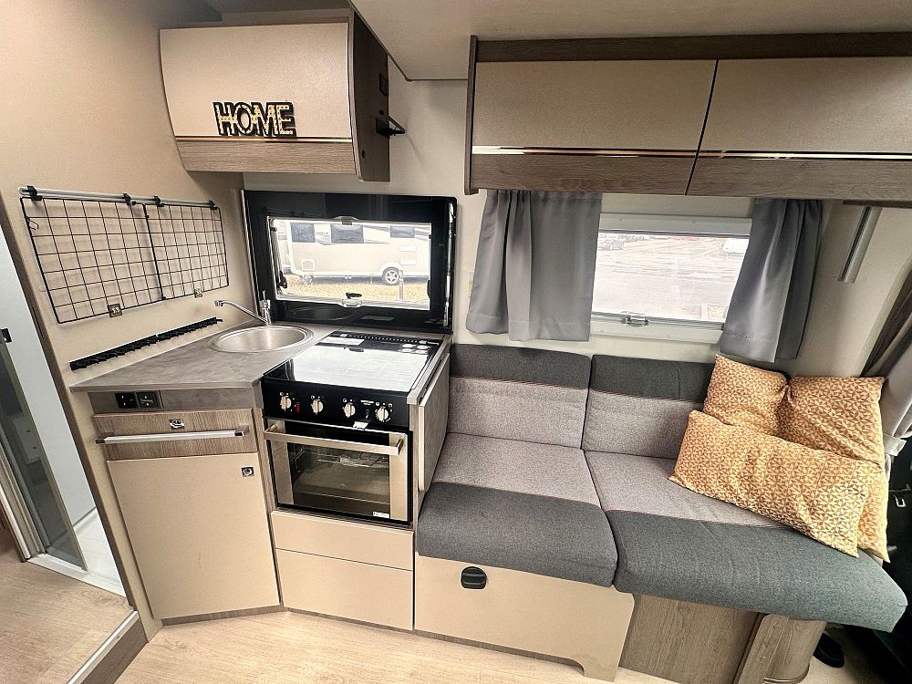 Chausson Titanium 768 XLB