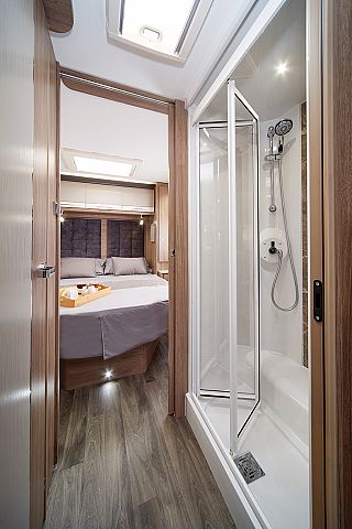 Coachman Laser Xcel 875 Image Thumb