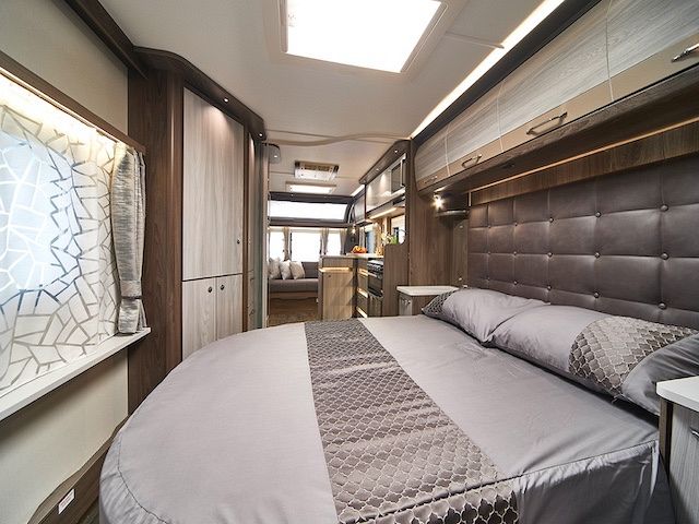 Coachman Lusso I Image Thumb