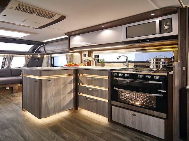 Coachman Lusso I Image Thumb