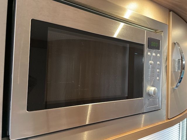 Swift Kontiki 649 Black Edition Image Thumb