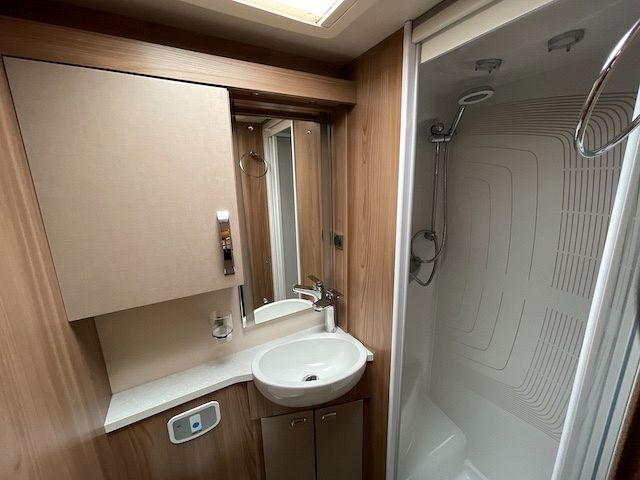 Swift Kontiki 649 Black Edition Image Thumb
