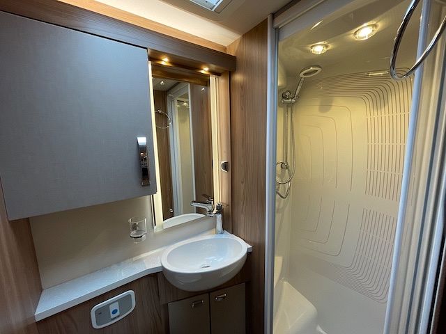 Swift Kontiki 649 Black Edition Image Thumb