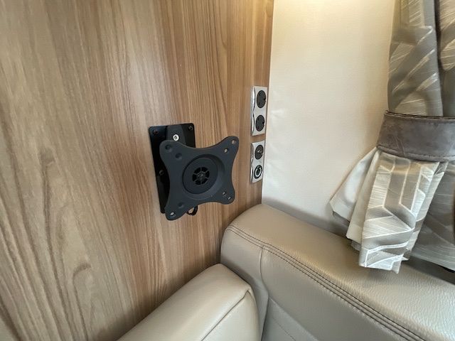 Swift Kontiki 649 Black Edition Image Thumb