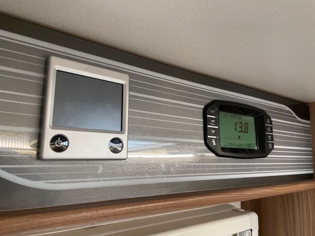 Swift Kontiki 649 Black Edition Image Thumb