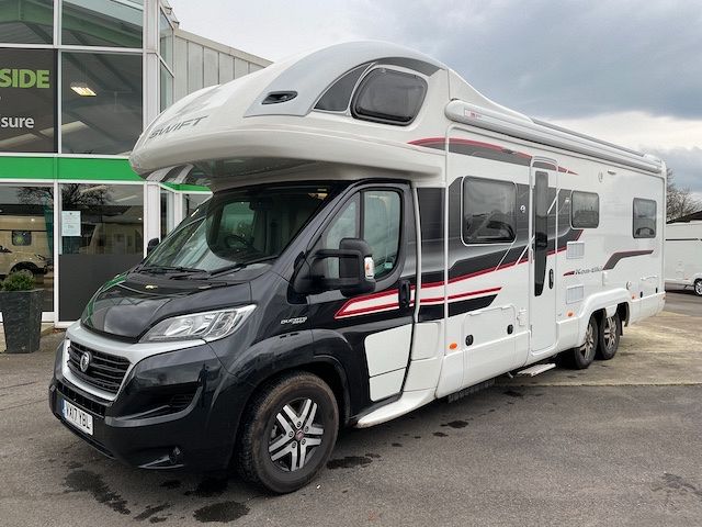 Swift Kontiki 649 Black Edition Image Thumb