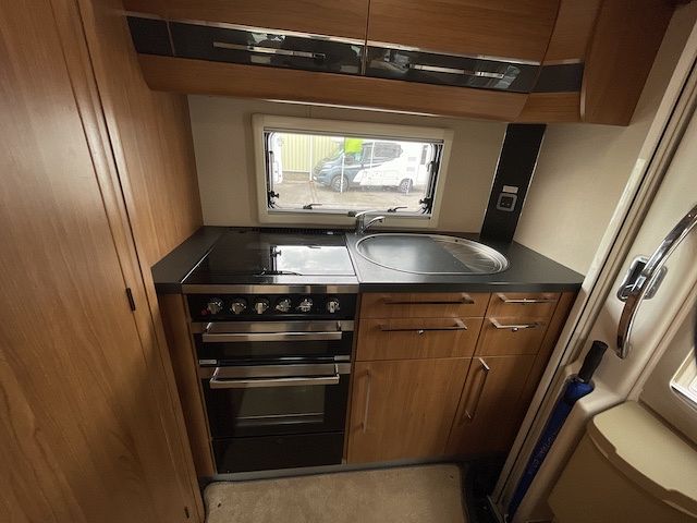 Auto-Trail tracker eks Image Thumb