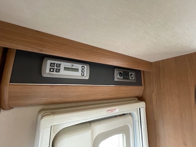 Auto-Trail tracker eks Image Thumb