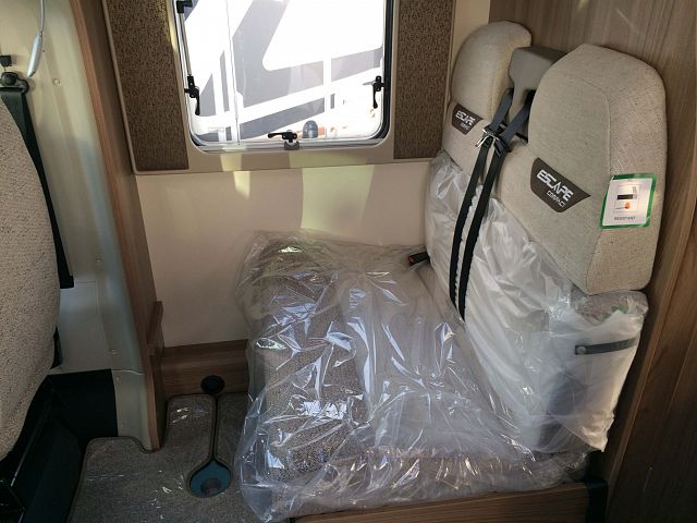 Swift Escape Compact C402 Image Thumb