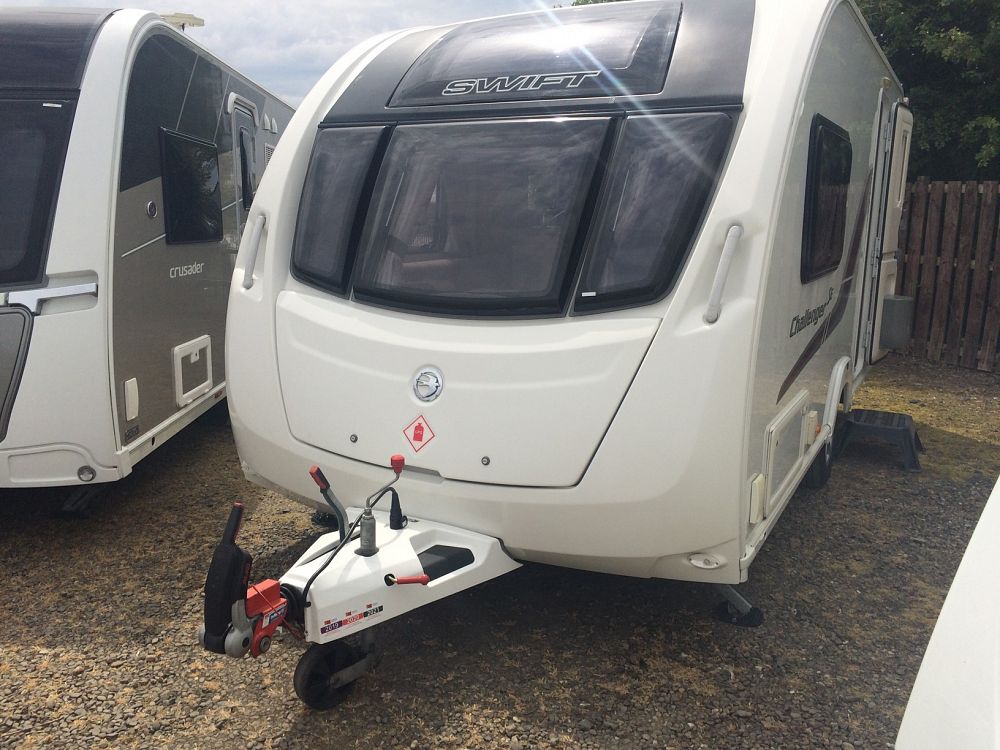 Used Swift challenger 480 Caravan | S31810 | Leisure World Group