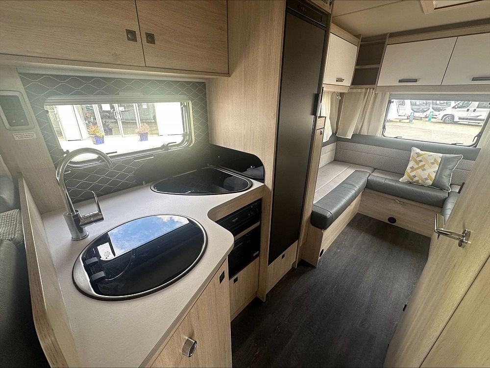 Used Autotrail F72 Motorhome | S32153 | Leisure World Group