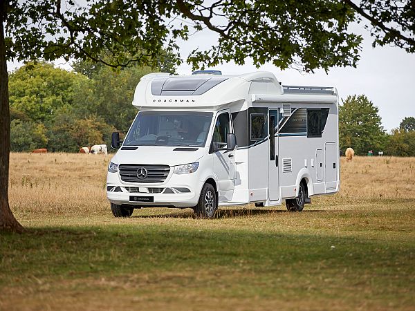 Coachman Travel Master 565