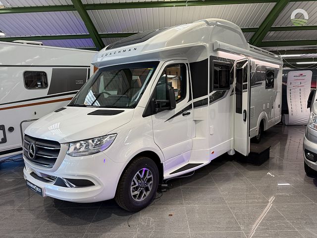 Coachman Travel Master 545